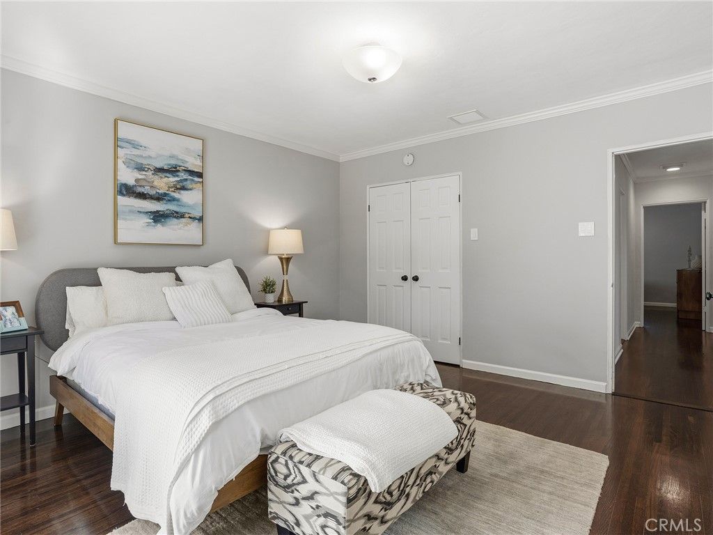 Image 20 of property listing at 5233 Lemp Avenue, Valley Village, CA 91601