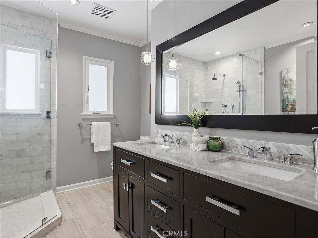 Image 21 of property listing at 5233 Lemp Avenue, Valley Village, CA 91601