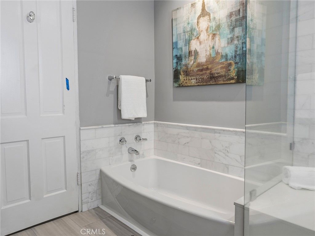 Image 23 of property listing at 5233 Lemp Avenue, Valley Village, CA 91601