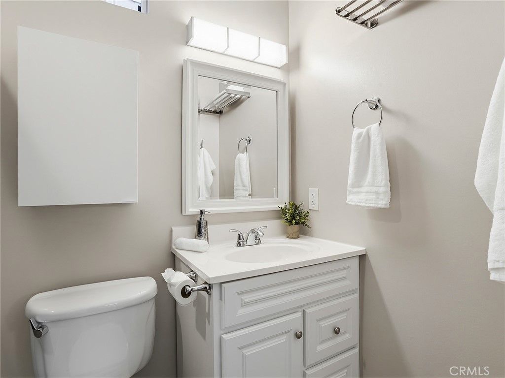 Image 31 of property listing at 5233 Lemp Avenue, Valley Village, CA 91601