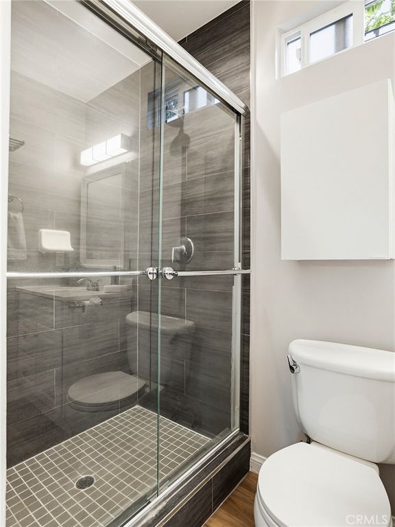 Image 32 of property listing at 5233 Lemp Avenue, Valley Village, CA 91601