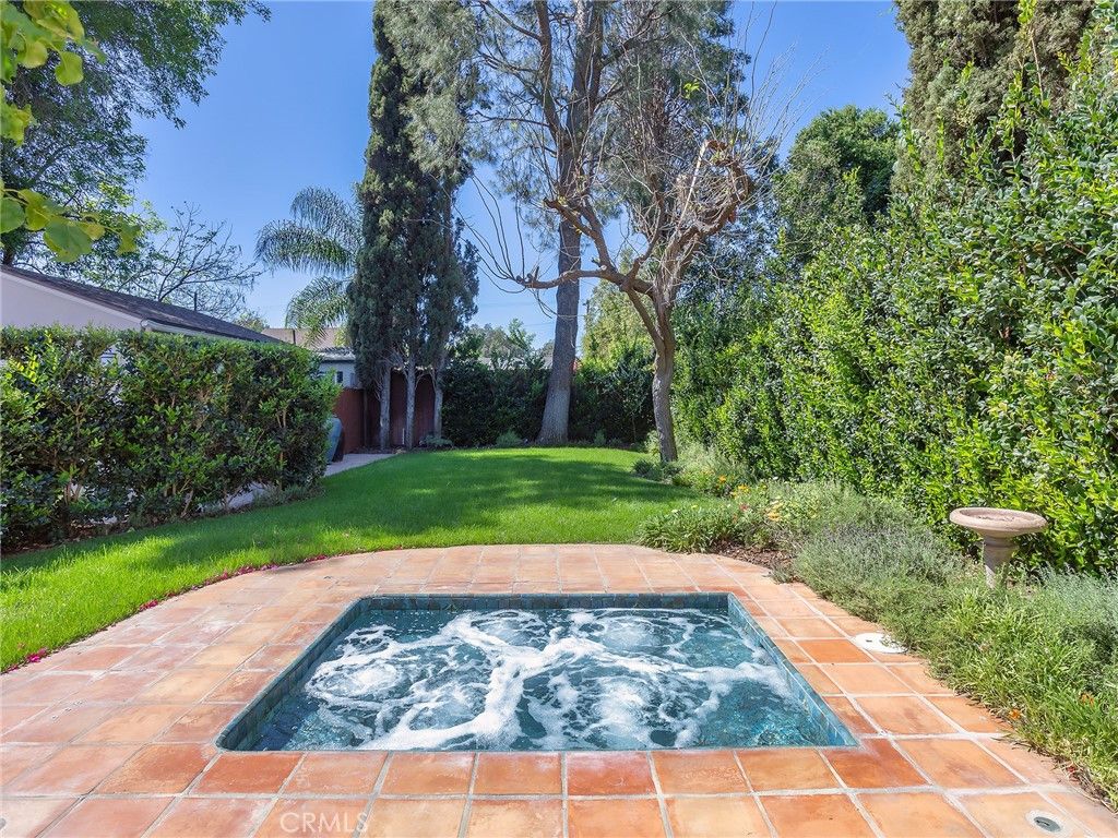 Image 34 of property listing at 5233 Lemp Avenue, Valley Village, CA 91601