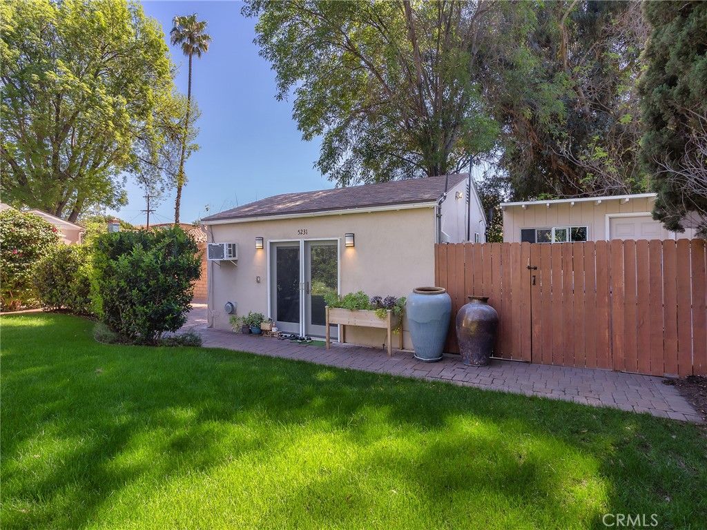 Image 36 of property listing at 5233 Lemp Avenue, Valley Village, CA 91601