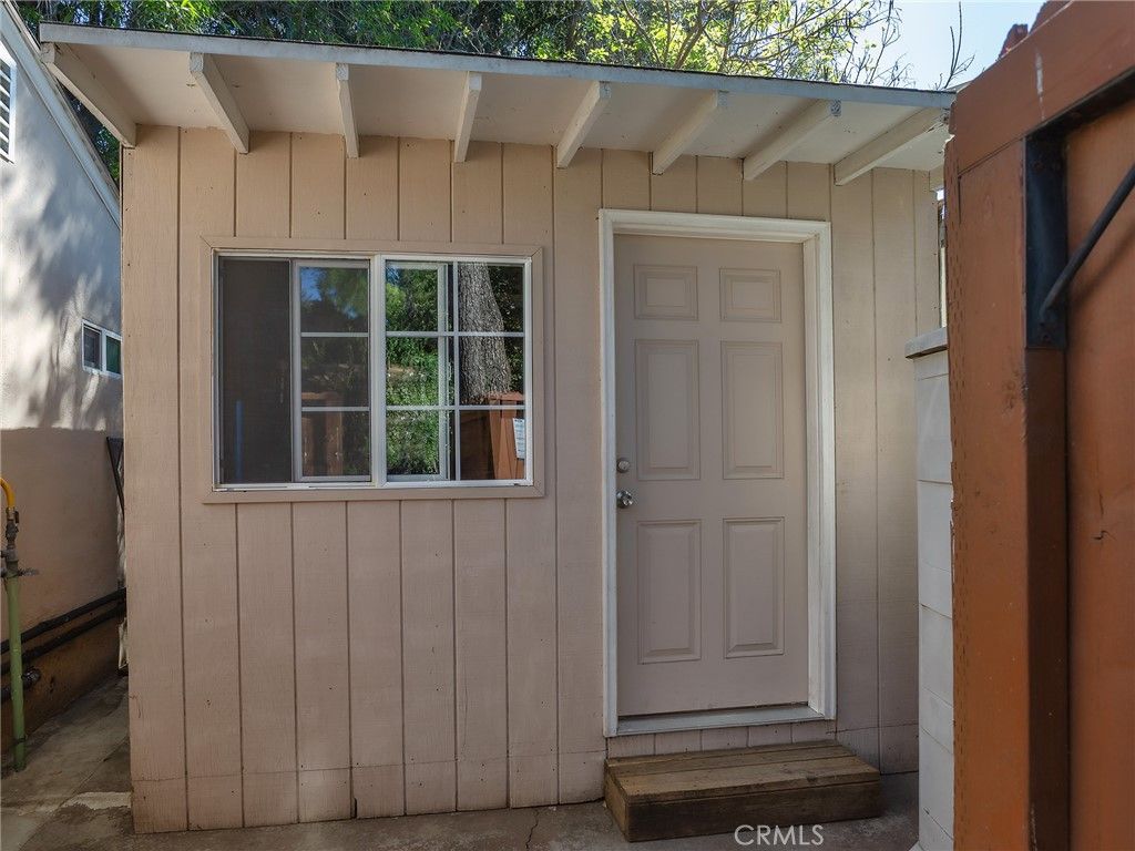 Image 43 of property listing at 5233 Lemp Avenue, Valley Village, CA 91601