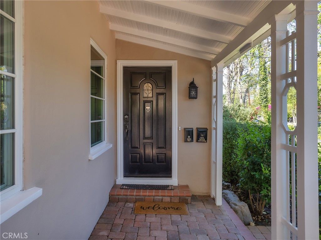 Image 48 of property listing at 5233 Lemp Avenue, Valley Village, CA 91601