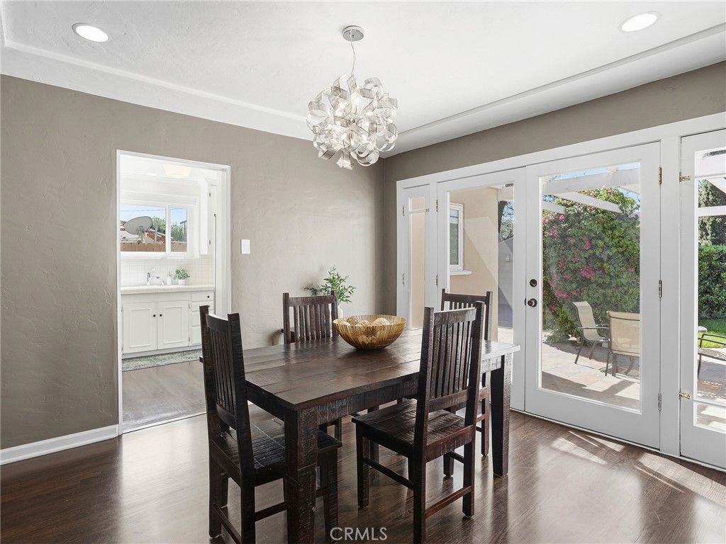 Image 8 of property listing at 5233 Lemp Avenue, Valley Village, CA 91601