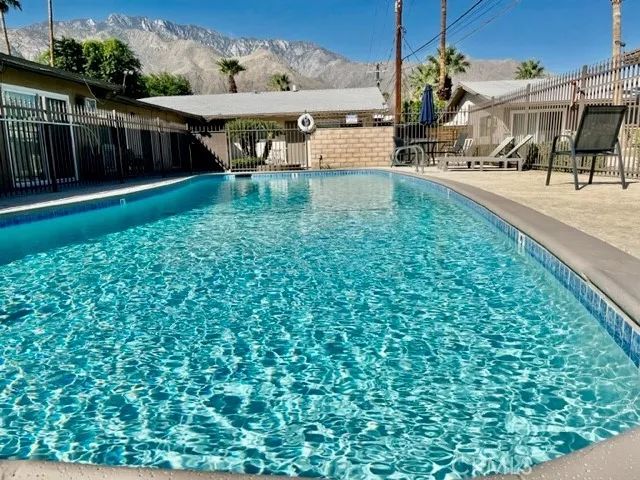 686 E Cottonwood G, Palm Springs, CA 92262