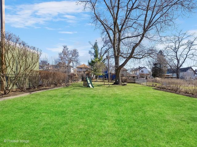 632 N Ridgeland Avenue, Oak Park, IL 60302
