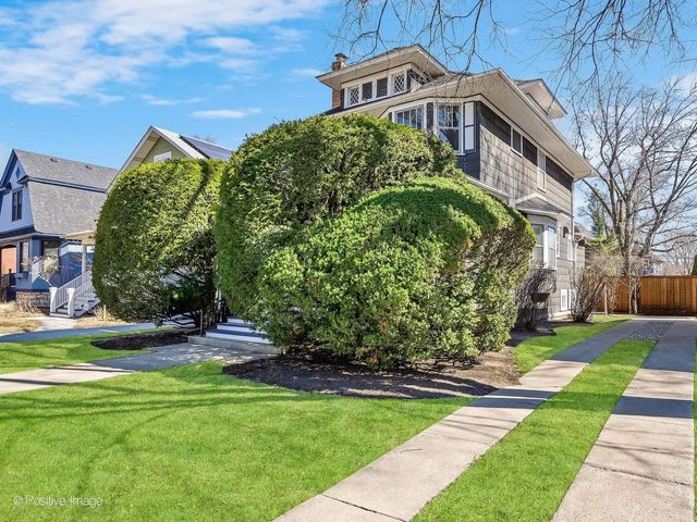 632 N Ridgeland Avenue, Oak Park, IL 60302