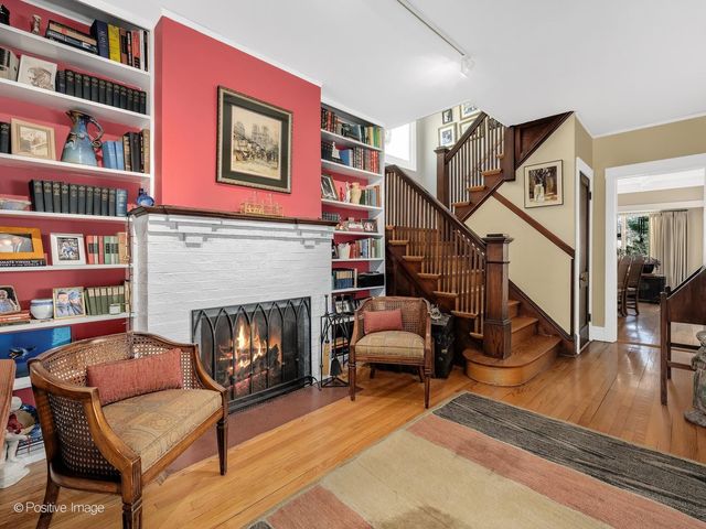 632 N Ridgeland Avenue, Oak Park, IL 60302