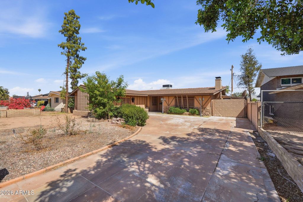 224 E LA JOLLA Drive, Tempe, AZ 85282