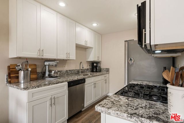 1313 Via Santiago A, Corona, CA 92882