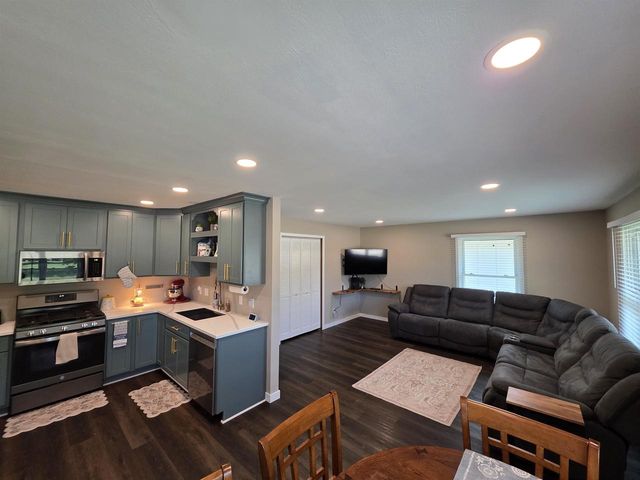1431 S Chatham Street, Janesville, WI 53546