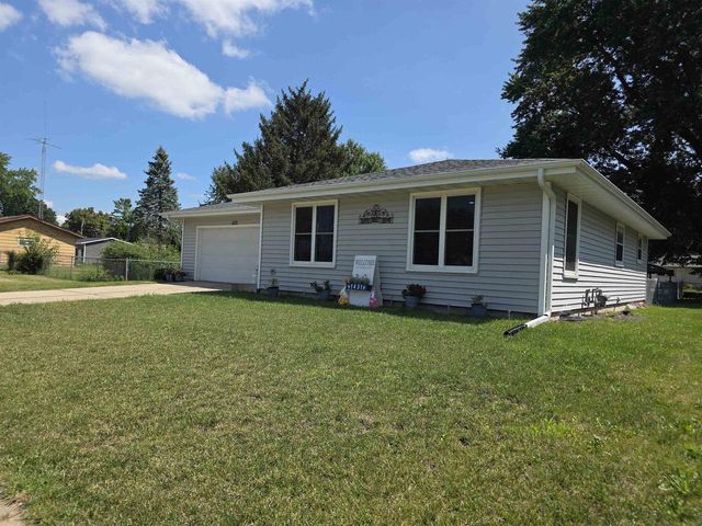 1431 S Chatham Street, Janesville, WI 53546