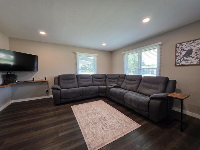 1431 S Chatham Street, Janesville, WI 53546