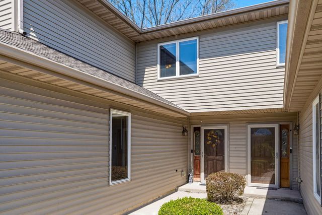 1765 Amber Drive, Hobart, IN 46342