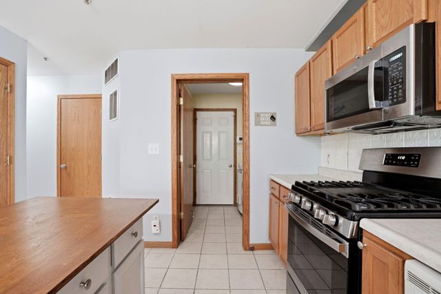 1765 Amber Drive, Hobart, IN 46342