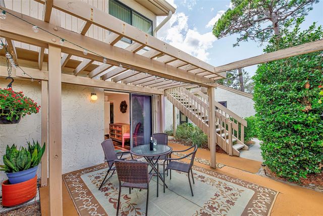 658 BIRD BAY CIRCLE 12, Venice, FL 34285