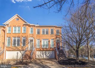 1817 FALLBROOK LN, Vienna, VA 22182