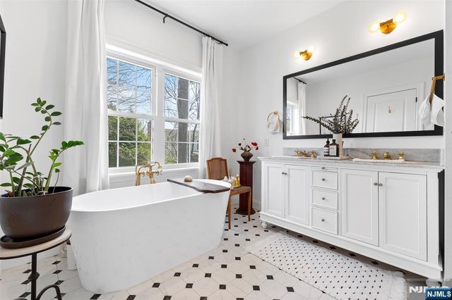 138 Brookside Avenue, Cresskill, NJ 07626