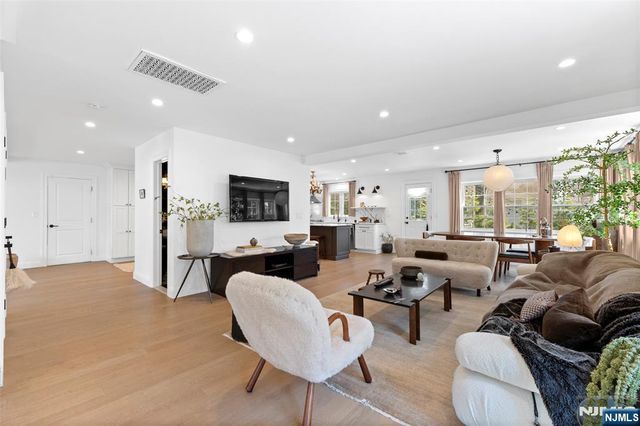 138 Brookside Avenue, Cresskill, NJ 07626