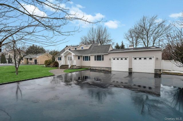 105 Browns Road, Nesconset, NY 11767