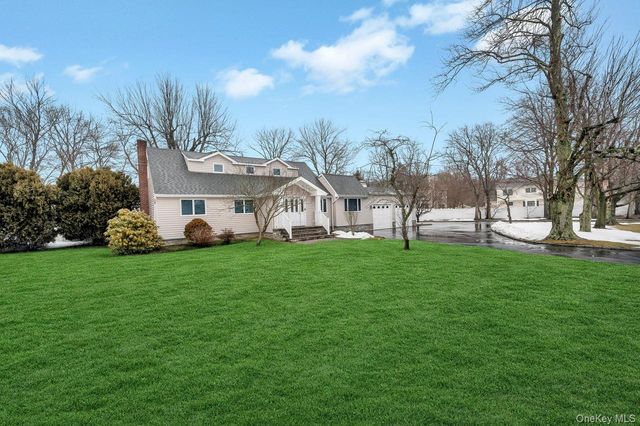 105 Browns Road, Nesconset, NY 11767