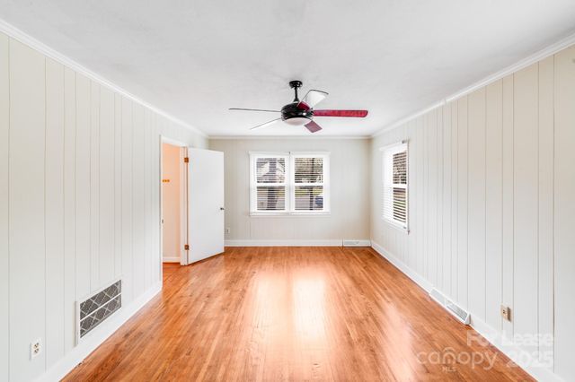 5001 Vescova Court, Charlotte, NC 28212