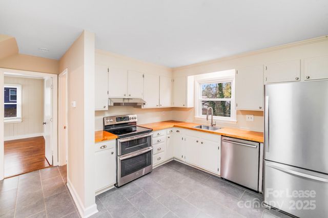 5001 Vescova Court, Charlotte, NC 28212