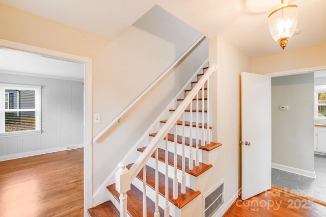 5001 Vescova Court, Charlotte, NC 28212