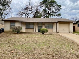 2500 S Fielder Road, Arlington, TX 76015