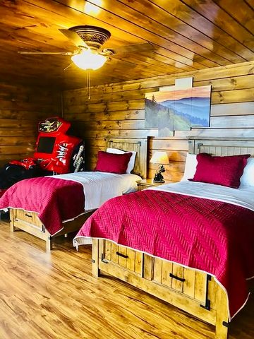 795 Red Bud Ln, Sevierville, TN 37876