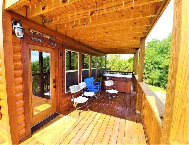 795 Red Bud Ln, Sevierville, TN 37876
