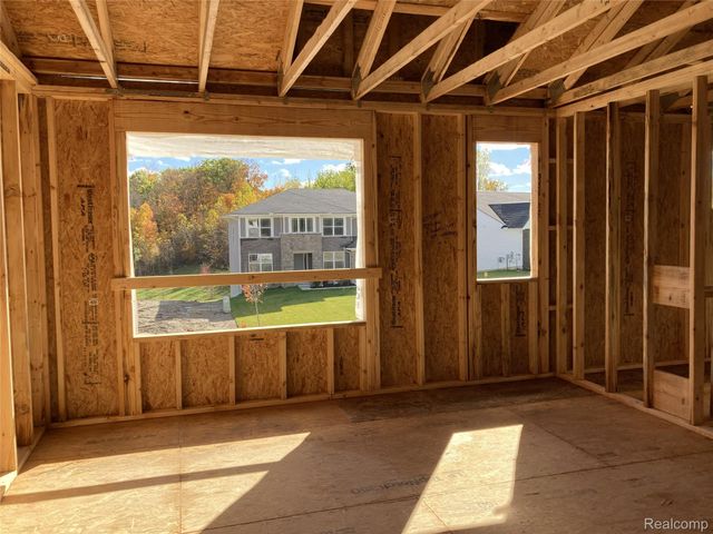 475 CANNONADE Loop, Oceola Township, MI 48843