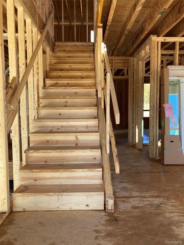 475 CANNONADE Loop, Oceola Township, MI 48843