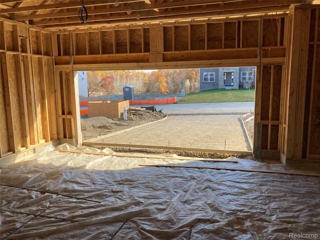 475 CANNONADE Loop, Oceola Township, MI 48843