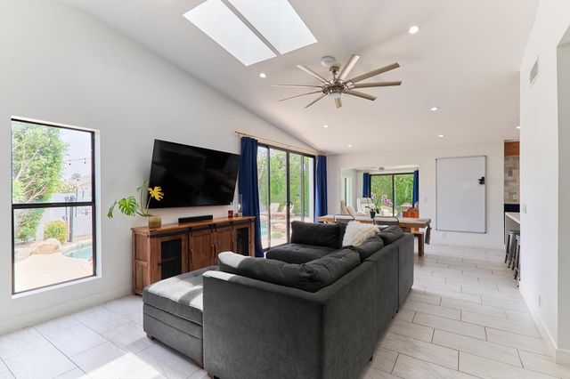 8113 E Redwing Road, Scottsdale, AZ 85250