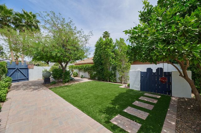 8113 E Redwing Road, Scottsdale, AZ 85250