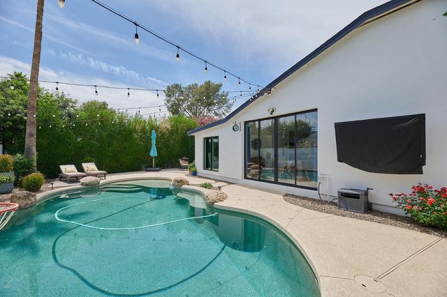 8113 E Redwing Road, Scottsdale, AZ 85250