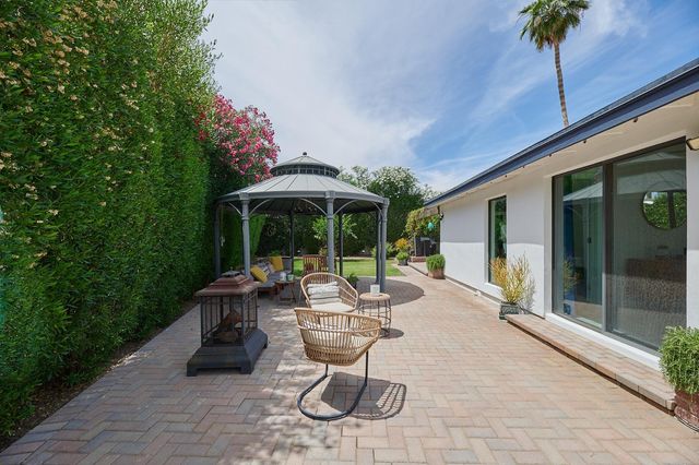 8113 E Redwing Road, Scottsdale, AZ 85250