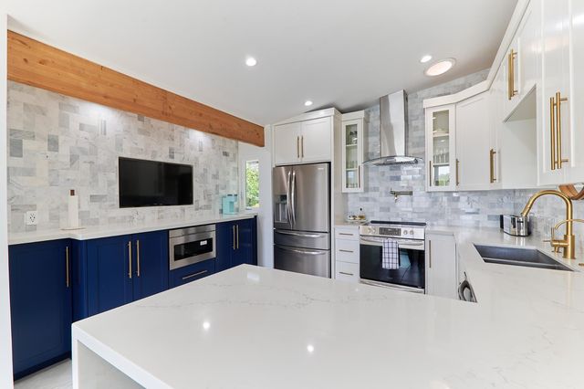 8113 E Redwing Road, Scottsdale, AZ 85250