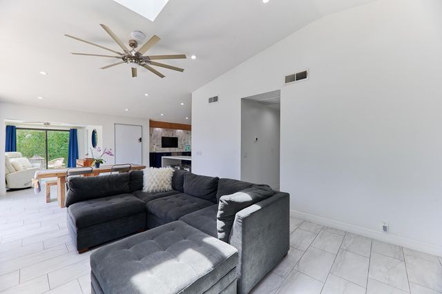 8113 E Redwing Road, Scottsdale, AZ 85250