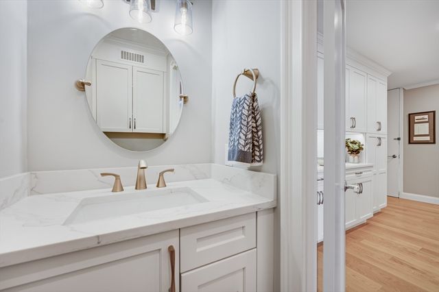 85 E India Row 34G, Boston, MA 02110