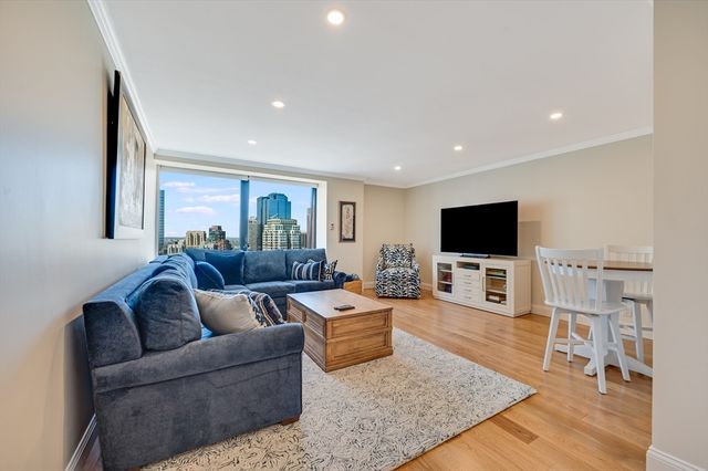 85 E India Row 34G, Boston, MA 02110