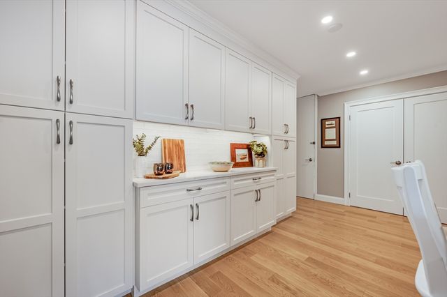 85 E India Row 34G, Boston, MA 02110