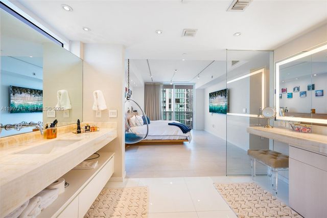 600 NE 27th St 3201, Miami, FL 33137