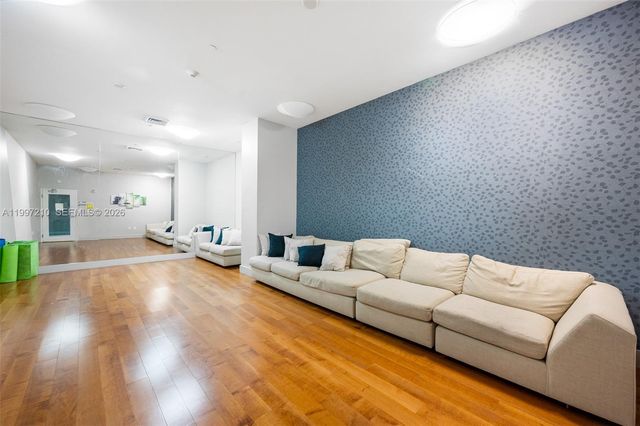 600 NE 27th St 3201, Miami, FL 33137