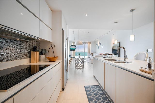 600 NE 27th St 3201, Miami, FL 33137