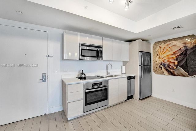 2602 E Hallandale Beach Boulevard R906, Hallandale Beach, FL 33009