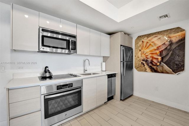 2602 E Hallandale Beach Boulevard R906, Hallandale Beach, FL 33009